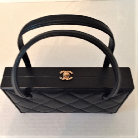 CHANEL Black Lambskin Evening Handbag, Authentic - Picture 2 of 8
